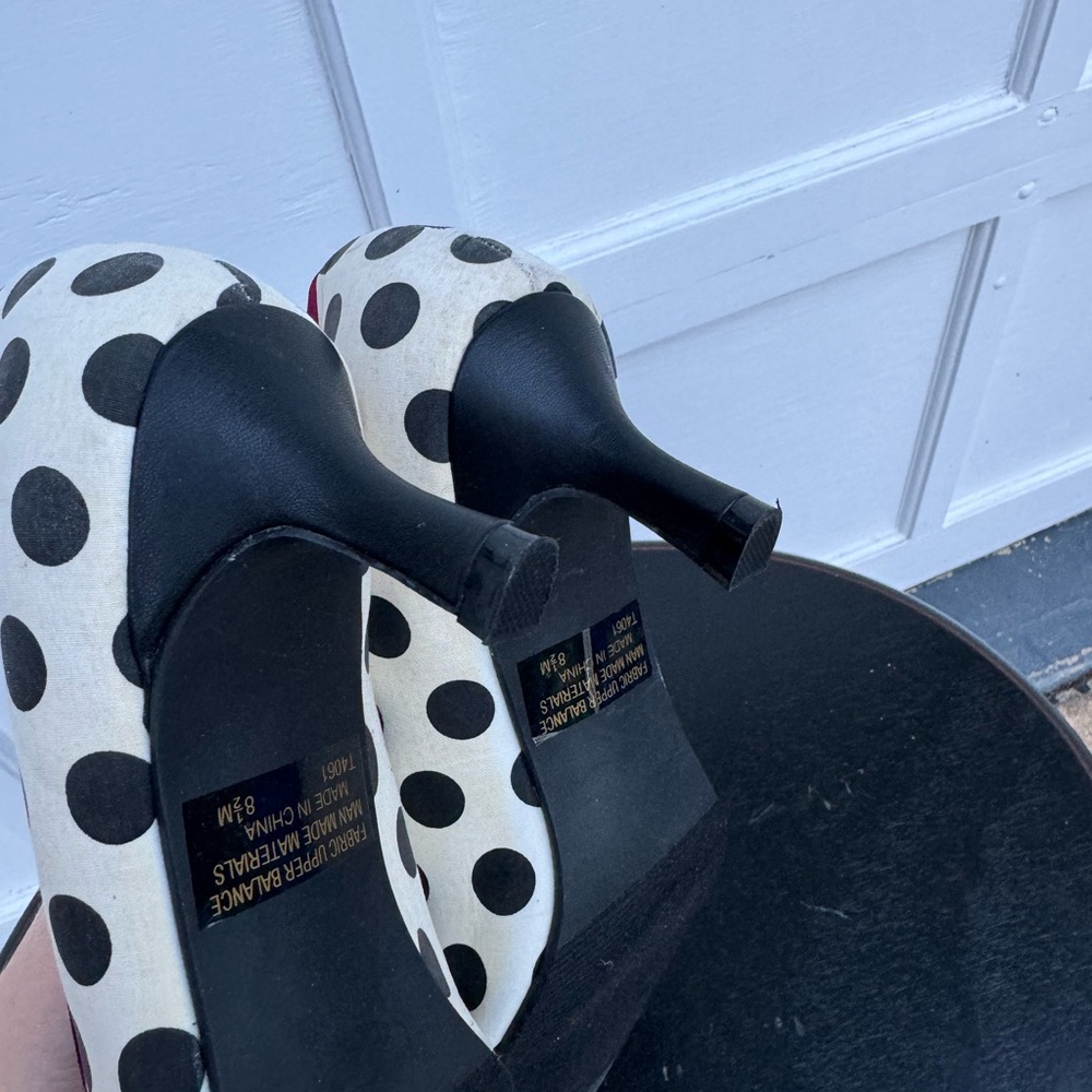 Polka Dot Pointed Low Heels with Magenta Bow Trim - Picture 5 of 6